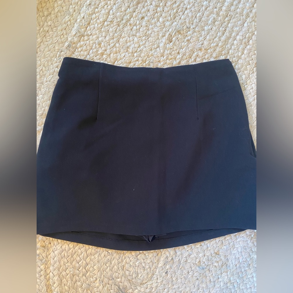 Black skirt